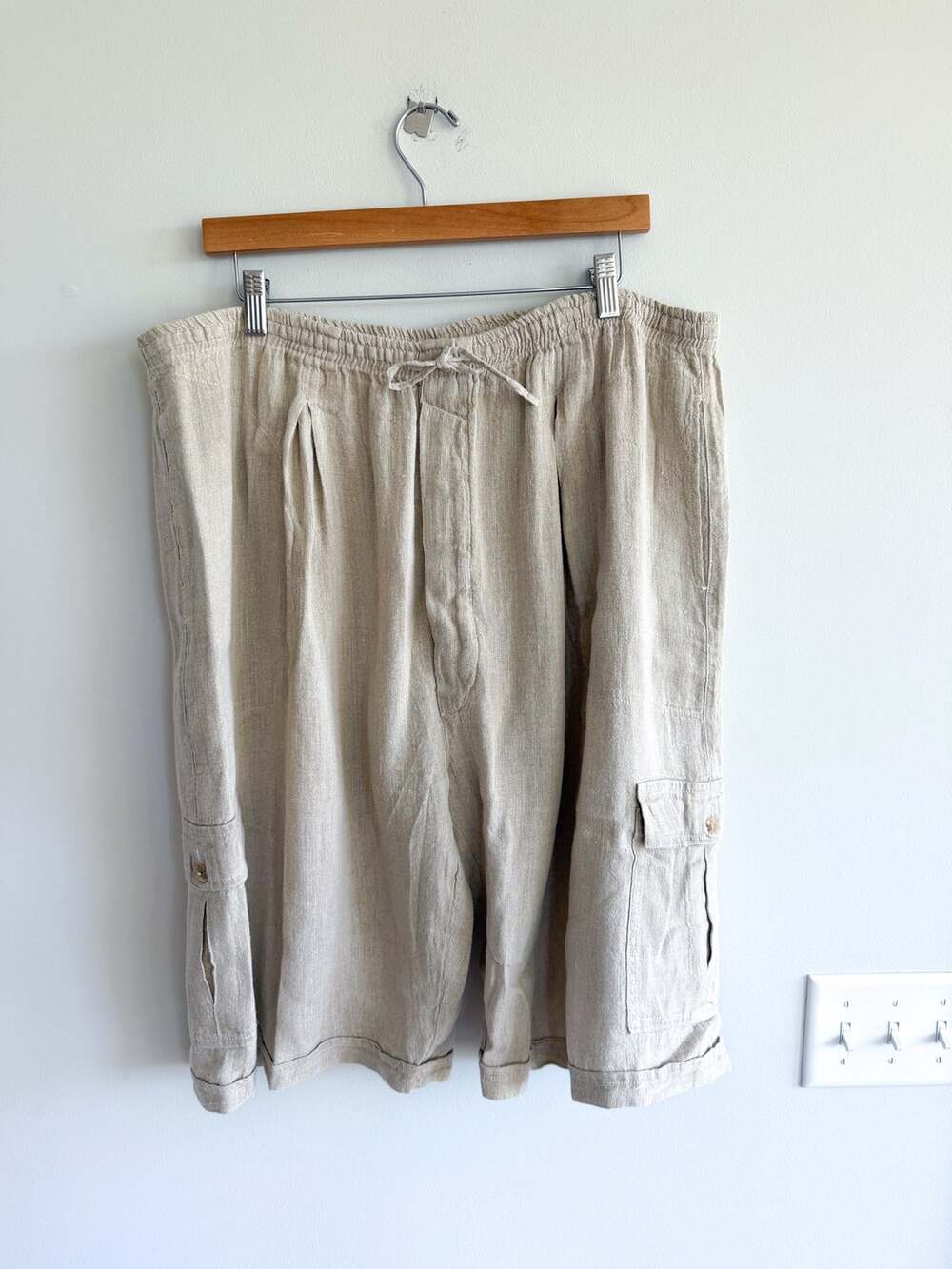 La Bottega di Brunella Linen Drawcord Waist Cargo Shorts Cream XL